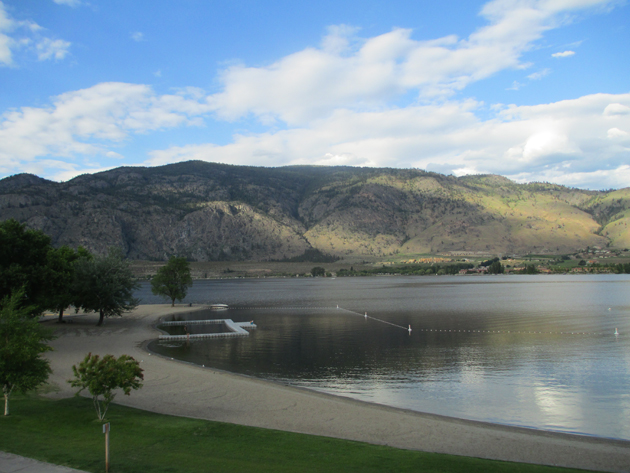 Rooms with a spectacular view of Lake Osoyoos at Watermark Beach Resort