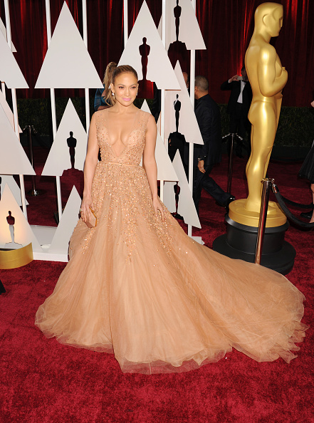 HOLLYWOOD, CA - FEBRUARY 22: Actress Jennifer Lopez arrives at the 87th Annual Academy Awards at Hollywood & Highland Center on February 22, 2015 in Hollywood, California.(Photo by Jeffrey Mayer/WireImage)