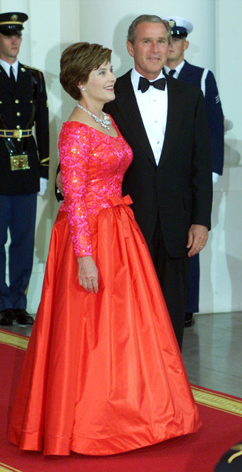First Lady Laura Bush wearing Arnold Scaasi at a state dinner in 2001.