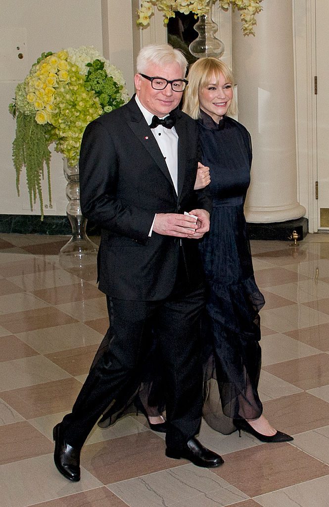 WASHINGTON, DC - MARCH 10: Actor Mike Myers and Kelly Myers arrive arrive for the State Dinner in honor of Prime Minister Trudeau and First Lady Sophie Trudeau of Canada at the White House March 10, 2016 in Washington, DC. Hosted by President and First Lady Obama, the dinner is in honor of Prime Minister Justin Trudeau and Sophie Gregoire Trudeau of Canada. (Photo by Ron Sachs-Pool/Getty Images)