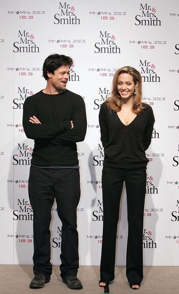 TOKYO, JAPAN - NOVEMBER 28: (CHINA OUT, SOUTH KOREA OUT) Actors Brad Pitt and Angelina Jolie attend the Mr. & Mrs. Smith press conference on November 28, 2005 in Tokyo, Japan. (Photo by The Asahi Shimbun via Getty Images)