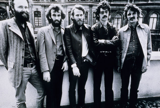 Garth Hudson, Richard Manuel, Levon Helm, Robbie Robertson and Rick Danko of The Band pose for a group portrait in London in June 1971. (Photo by Gijsbert Hanekroot/Redferns)