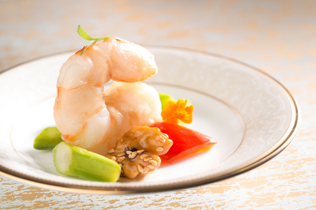Tang-Court-Cantonese-Restaurant-Hong-Kong-Michelin-Dining-Sautéed-Prawns-Asparagus-Walnuts-Red-and-Yellow-Bell-Peppers