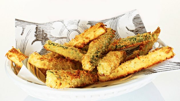 Crunchy Baked Zucchini Fries with Caramelized Onion Dip