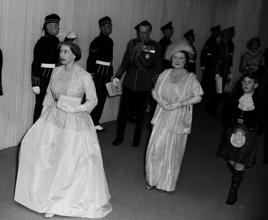 Queen Elizabeth attends Princess Margaret's wedding, 1960.